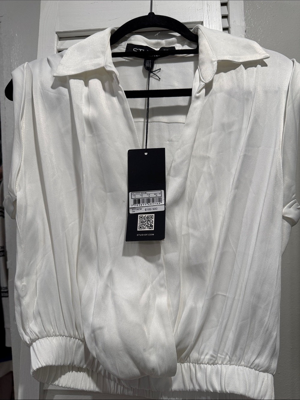 Studio F White Sleeveless Pleated V-Neck Blouse - Picture 8 of 9